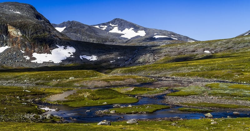 Tenues écoresponsables pour les courses nature en montagne : le guide complet